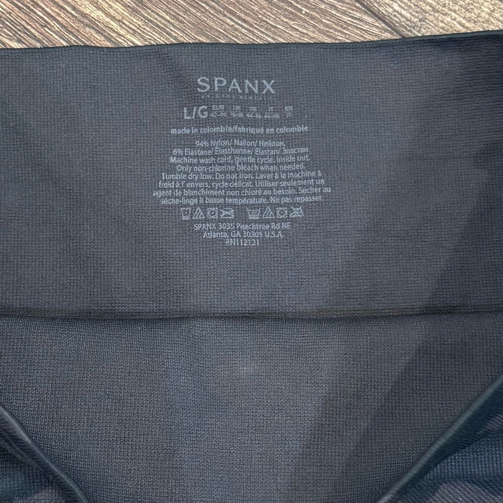 Spanx Look at Me Now Black Camo Seamless High Rise Ankle Leggings‎ Women's Large - Picture 3 of 5